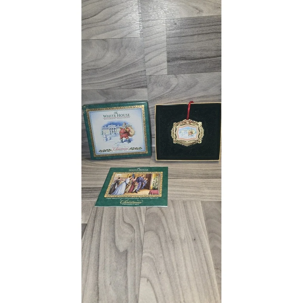 White House Historical Association Christmas Ornament 2011 in Box W/Booklet LotC